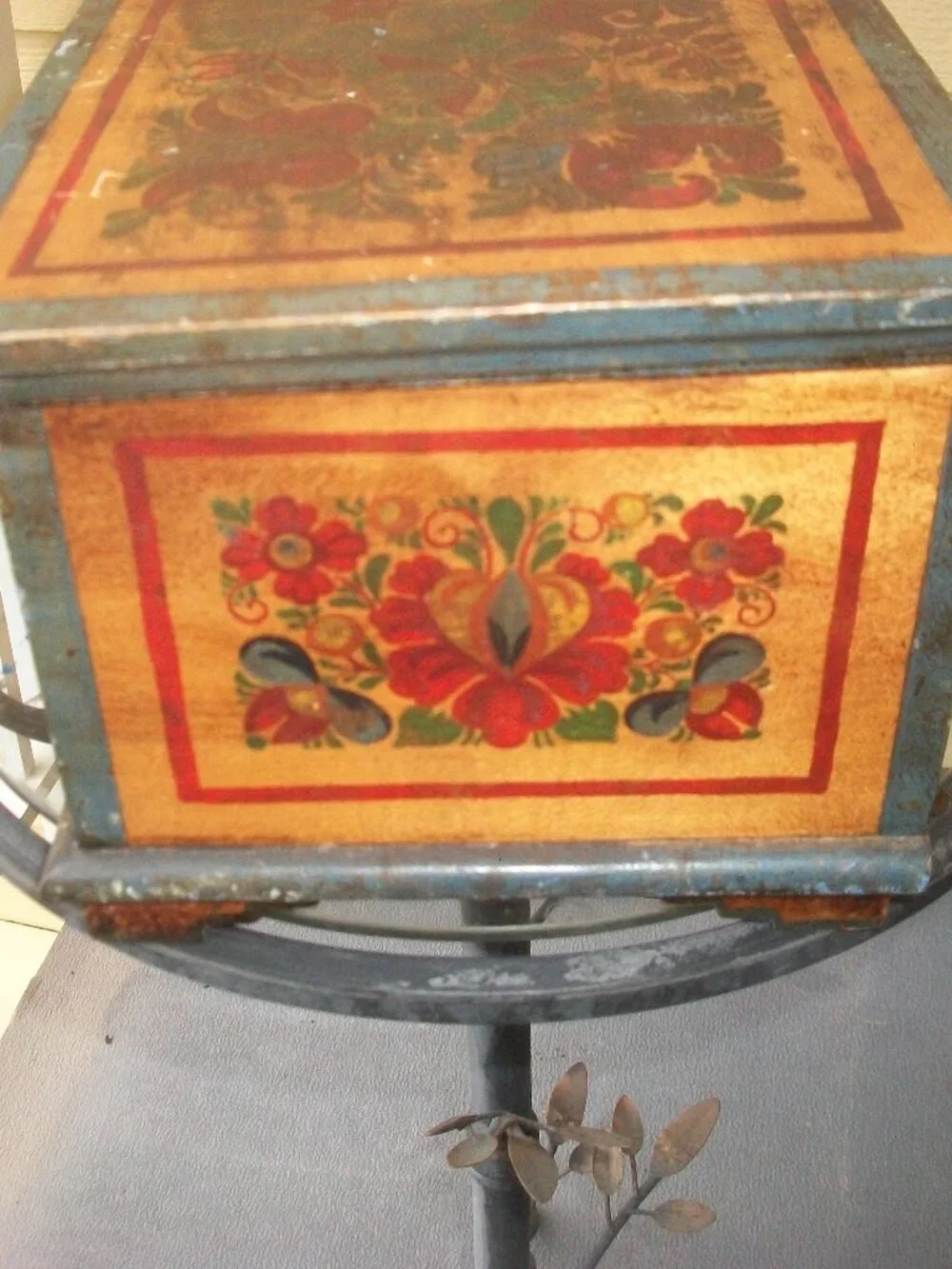 Late 19th Century Handmade Handpainted Scandinavian Mini Storage Chest